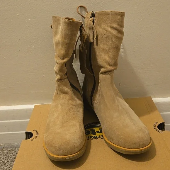 Sofft Sharnell Low Tan Suede Boots - Picture 4 of 17